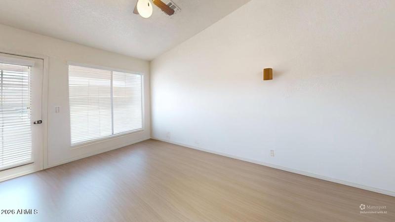 Dining Room DEFURNISHED
