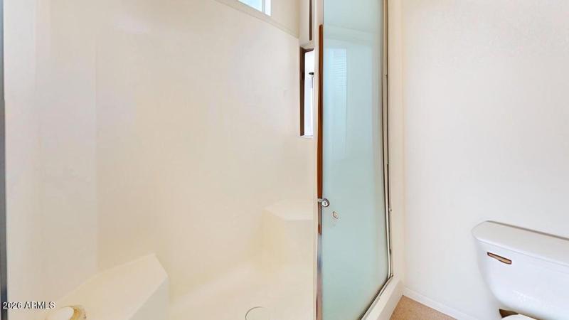 Master bathroom DEFURNISHED