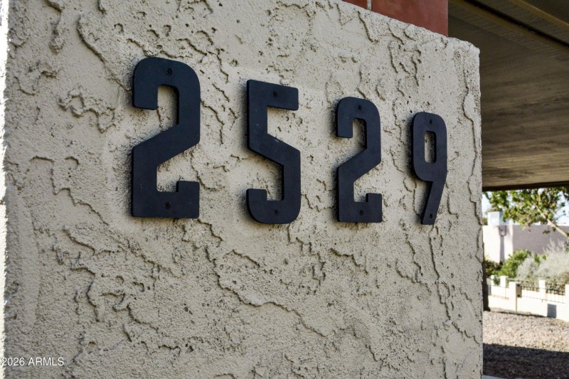 Features House Numbers