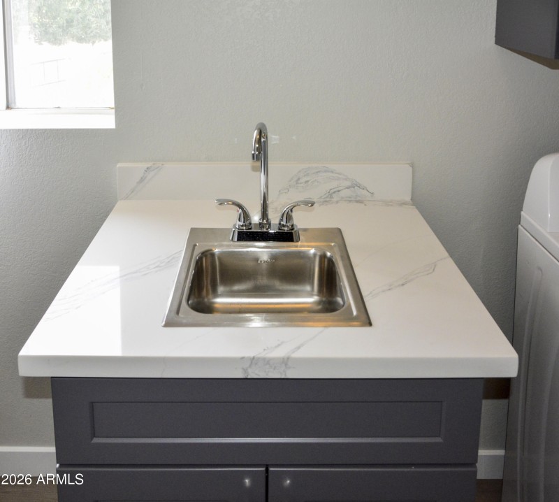 Features Laundry Room Sink