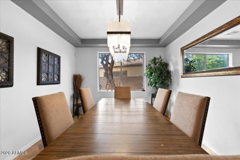 Separate, formal dining