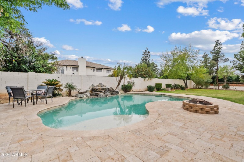 Resort Styly Backyard Paradisse!