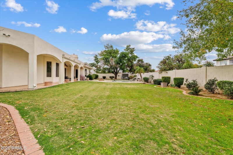 Mature Trees -Lush Landscaping!