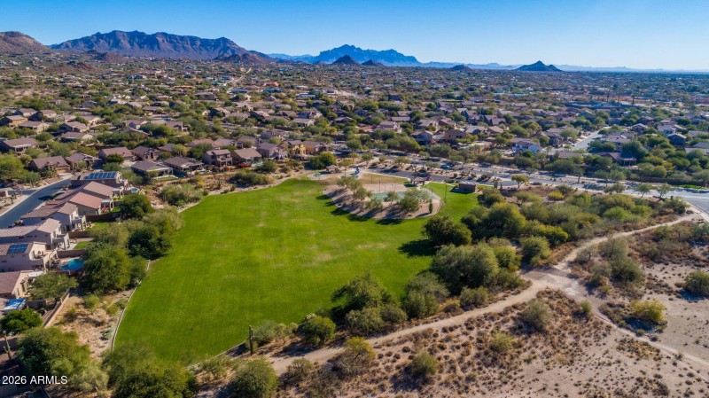 Las Sendas Community