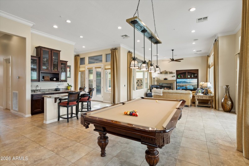 FABULOUS AREA FOR ENTERTAINING