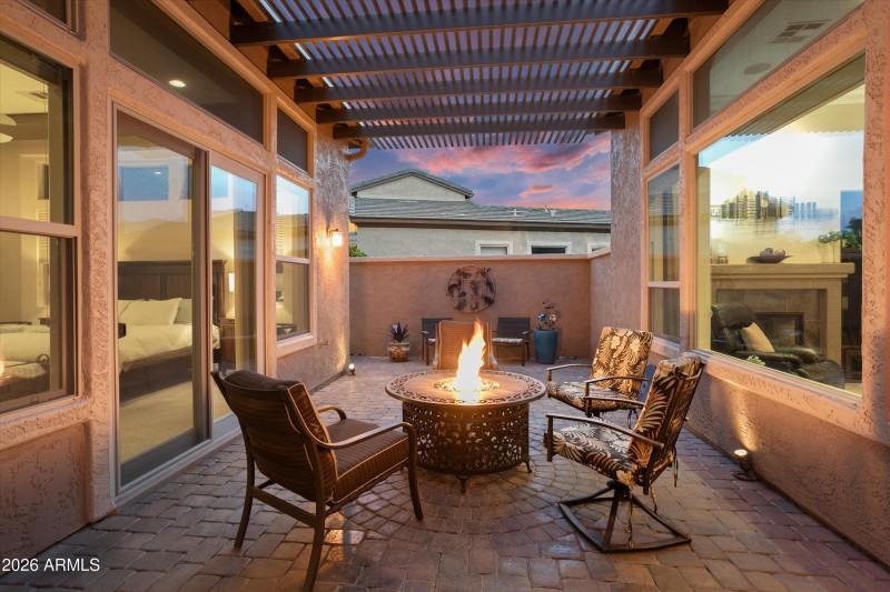 ACCESSIBLE FROM THE PRIMARY SUITE