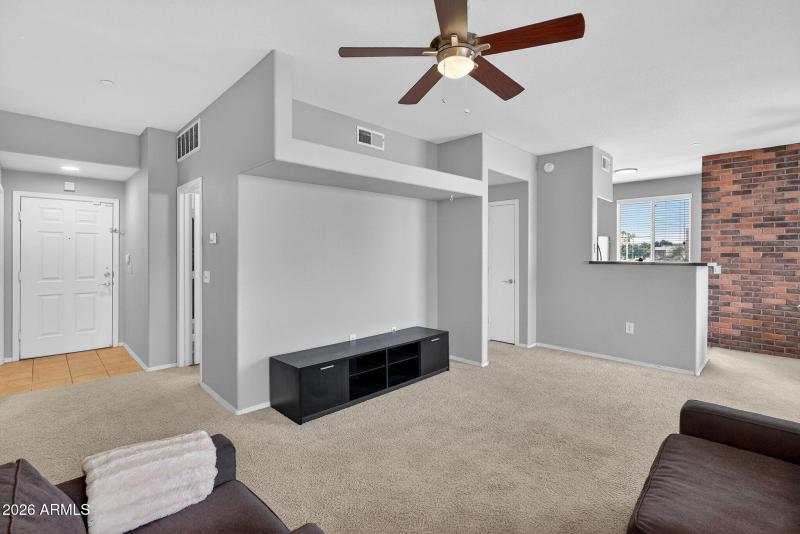 7-web-or-mls-18N 7th St 332