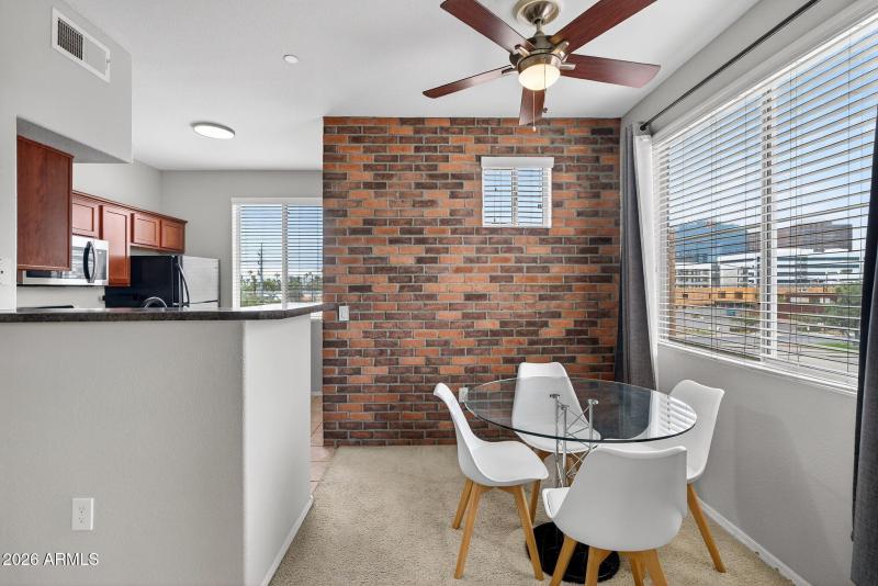 15-web-or-mls-21N 7th St 332