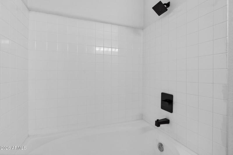 26-web-or-mls-37N 7th St 332