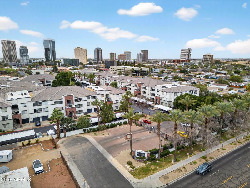 49-web-or-mls-13N 7th St 332