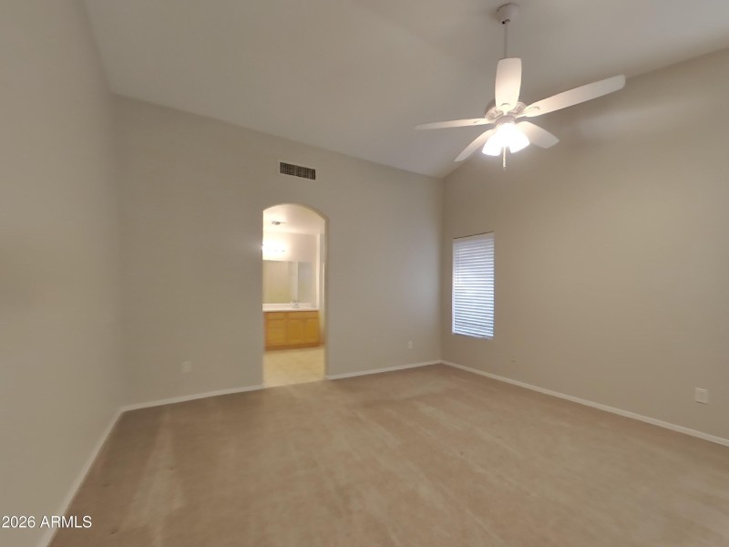 6_pc_7QmjoPmmZy_uveF24UwMC_layout_1