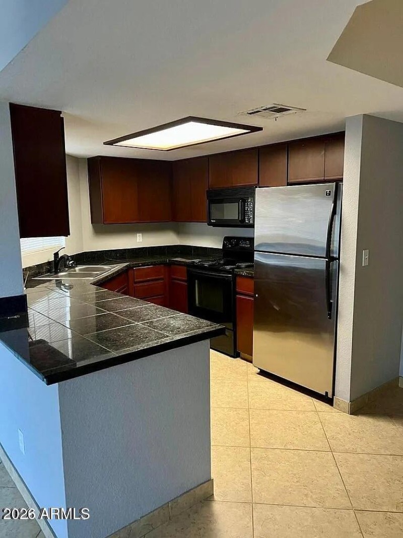 9f98ab885188012673c45b74dec66f22-uncropp