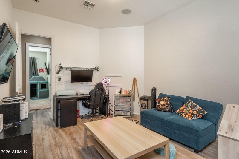 20-web-or-mls-7750-e-welsh-mountain-dr