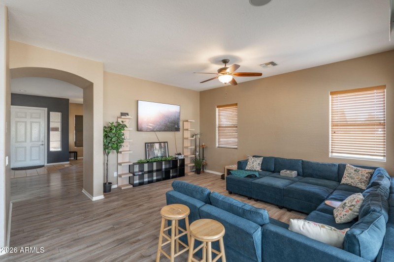 27-web-or-mls-7750-e-welsh-mountain-dr