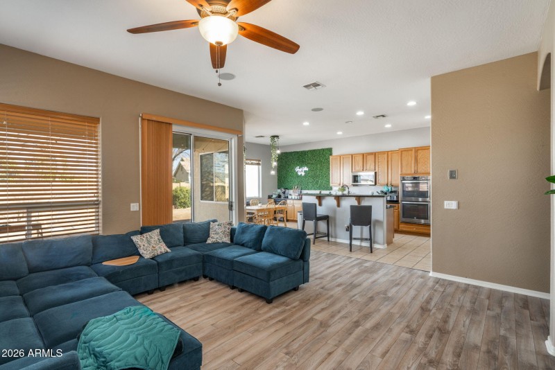 28-web-or-mls-7750-e-welsh-mountain-dr