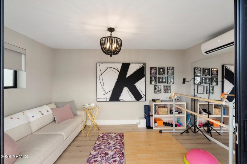 Bonus Room w Outdoor Access