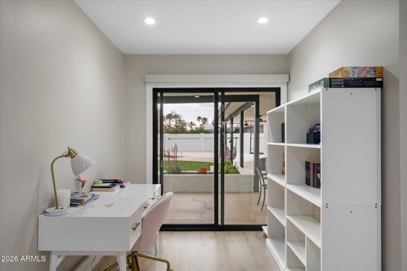 Office Nook w Sliding Glass Door Access