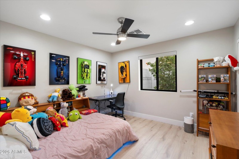 Bedroom w Abundant Light