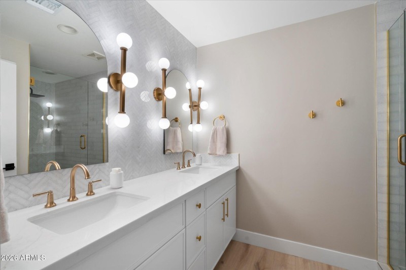 Double Vanity & Modern Lighting