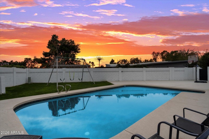 Resort-Style Pool w Views