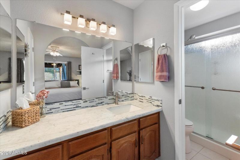 Primary Bathroom w Vanity