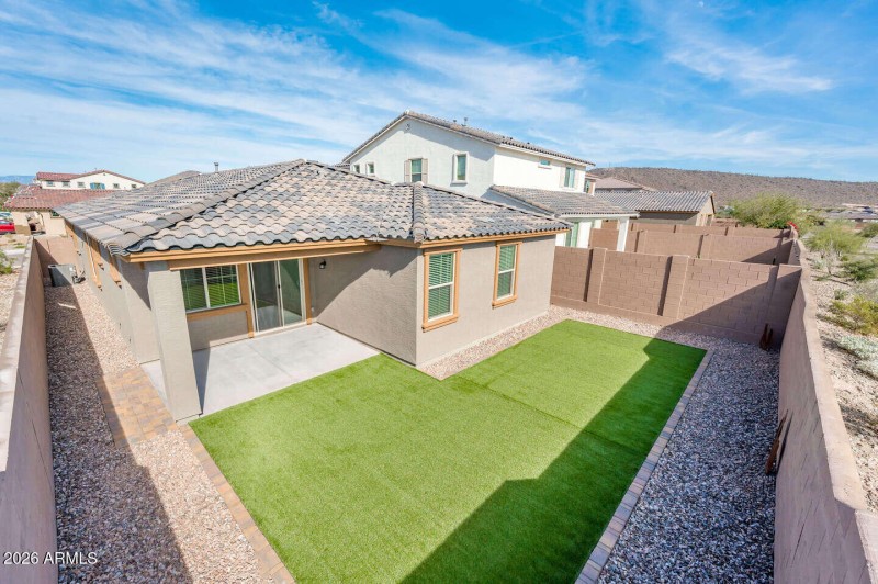 12251_w_caraveo_pl_high_res_38