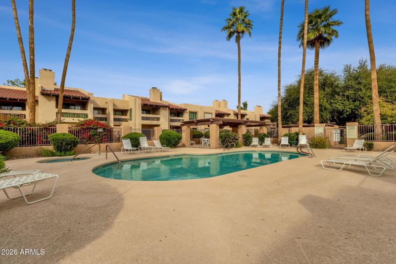 37-web-or-mls-8651-e-royal-palm-rd-127