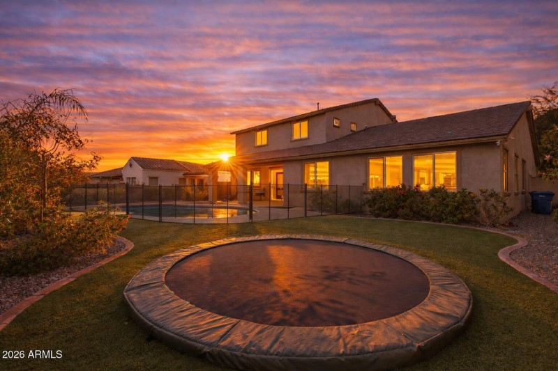 Resort lifestyle in your private yard