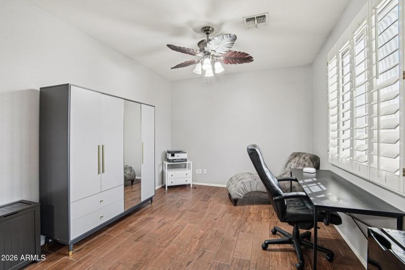 26-web-or-mls-W Tonto St-S1102-024