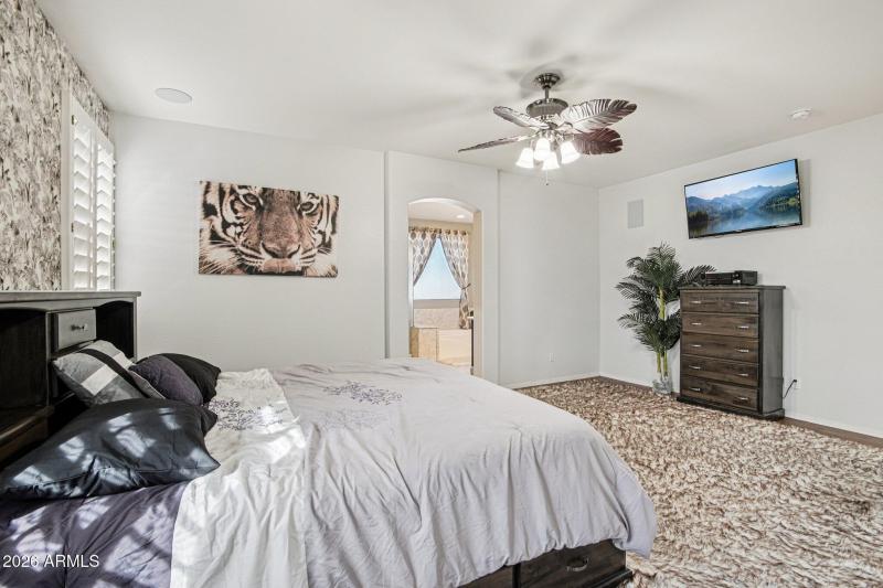 25-web-or-mls-W Tonto St-S1102-023