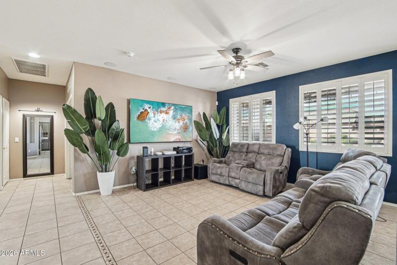 9-web-or-mls-W Tonto St-S1102-007