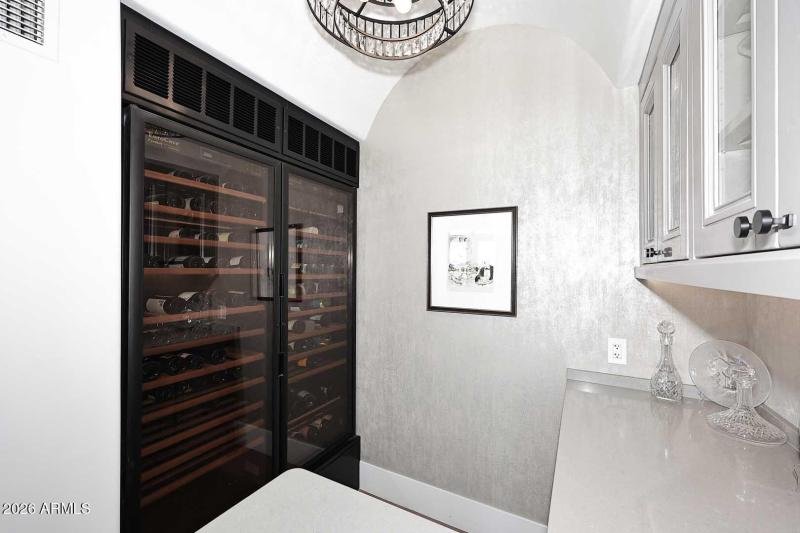 Family Room-Wet Bar2