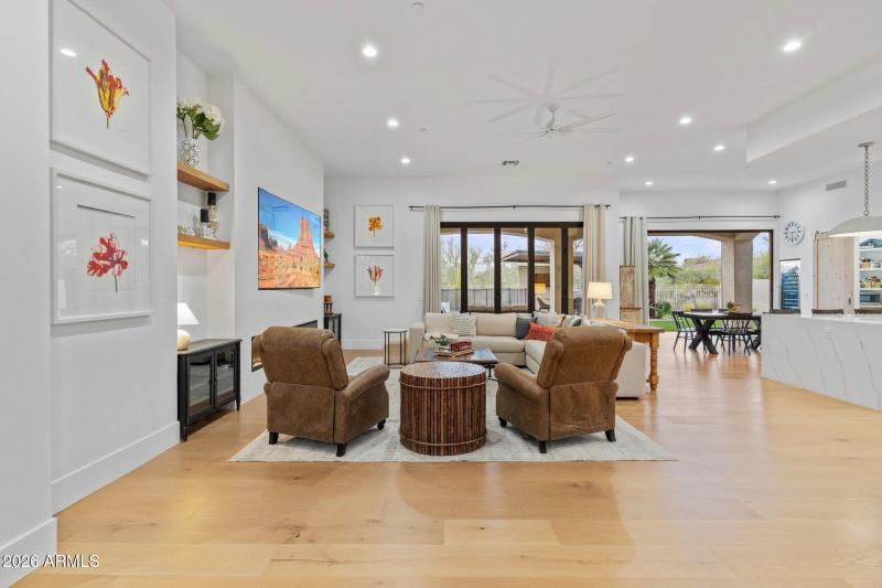 Light & Bright Living