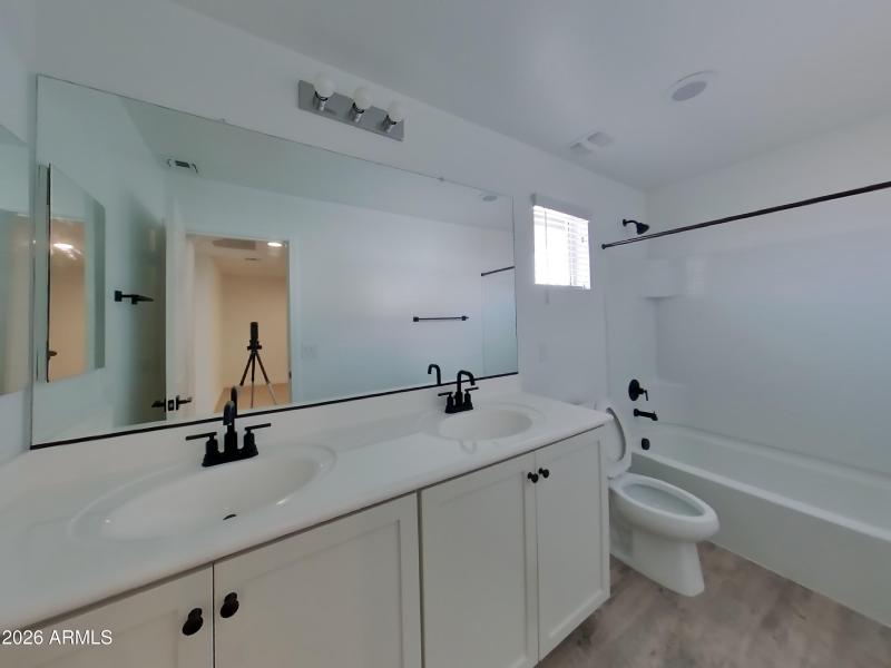 16_pc_ZNHMsxDXx5_d8qc3eeS3o_layout_1