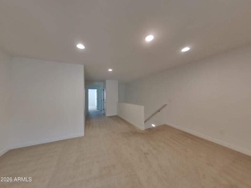 18_pc_CBjauXPFek_ZKYhEMctgt_layout_0