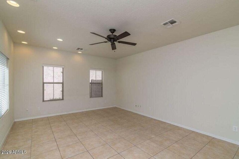 Melinda 3969 Great Room 2