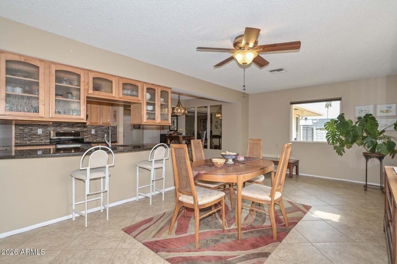 Family Room-Kitchen Bar