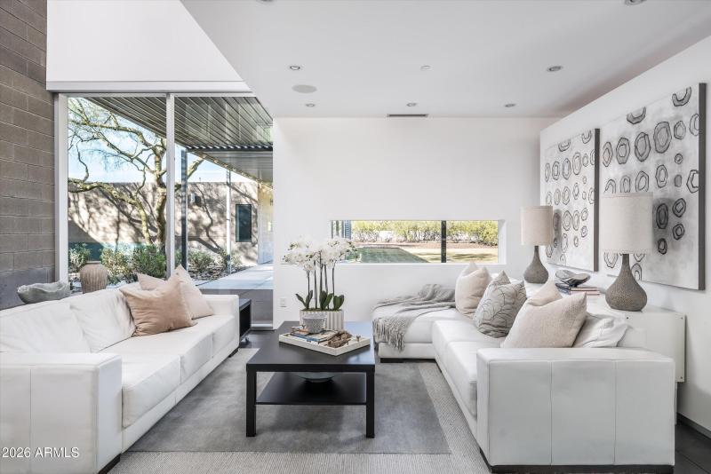 011-10010 E Jenan Dr (11 of 116)