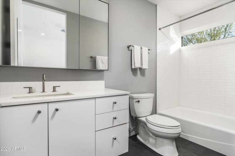 058-10010 E Jenan Dr (60 of 116)