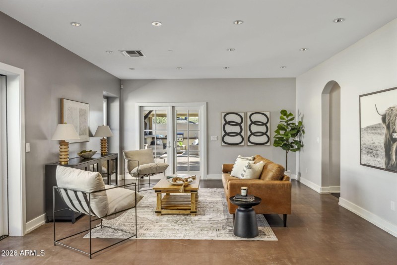 9-web-or-mls-D46A9910