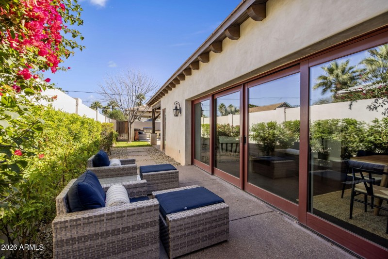 24-web-or-mls-D46A10013