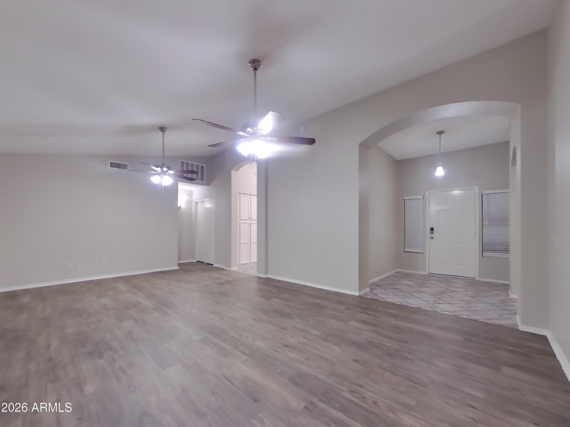 1_pc_wZFg3tFzWm_4xAbUT4nxY_layout_0