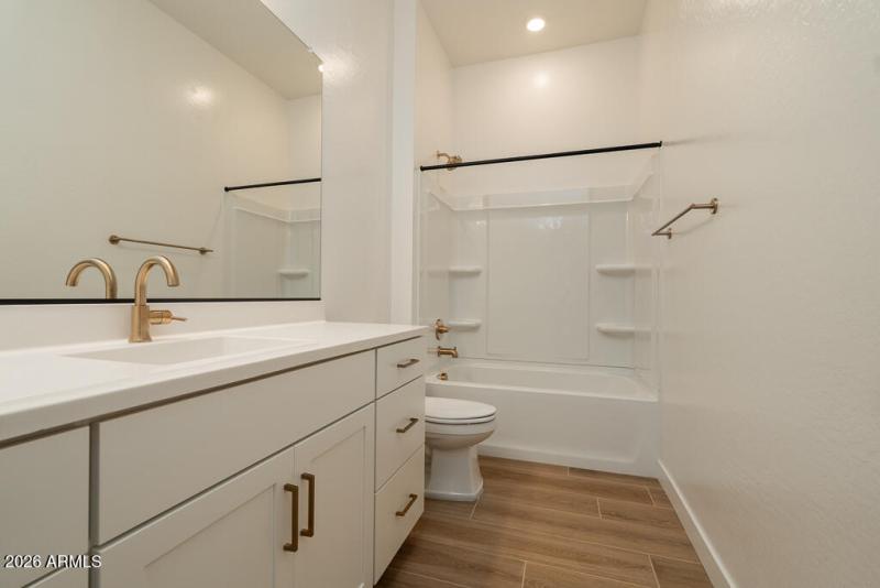 Tri Pointe Waterston Central 415 - Bathr