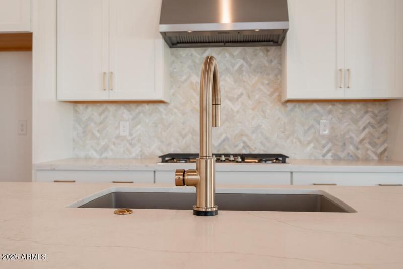 Tri Pointe Waterston Central 415 - Kitch