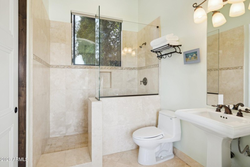 2nd Bedroom En-Suite