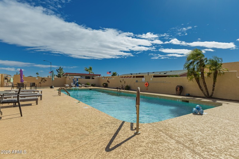 Park Exclusive Pool View 1