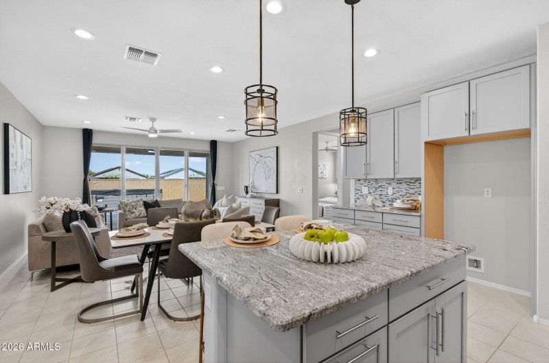 8-web-or-mls-08W Haley Dr