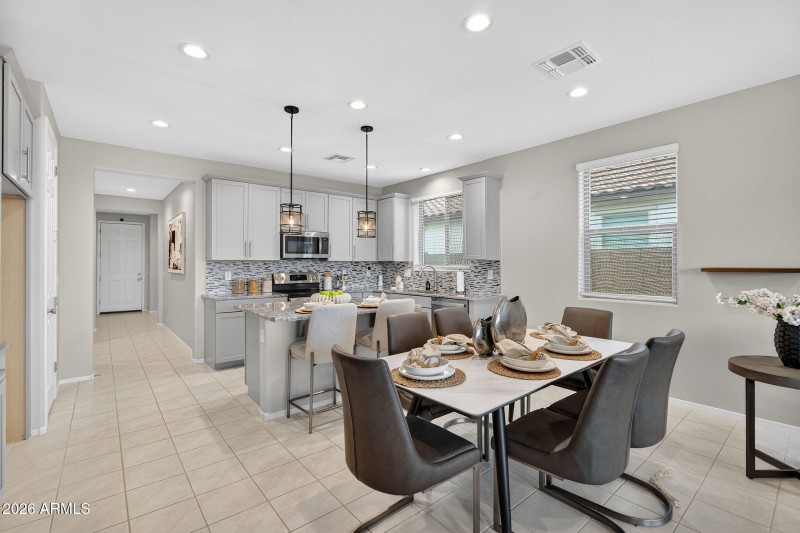 12-web-or-mls-09W Haley Dr