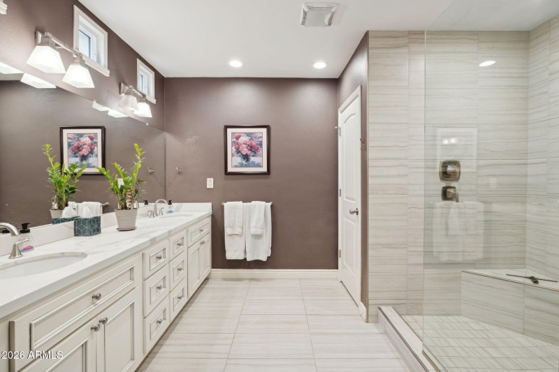 Ensuite 3/4 Bathroom