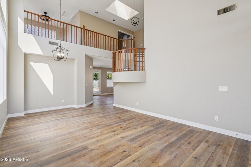 7-web-or-mls-W Thompson Way-S2002-007